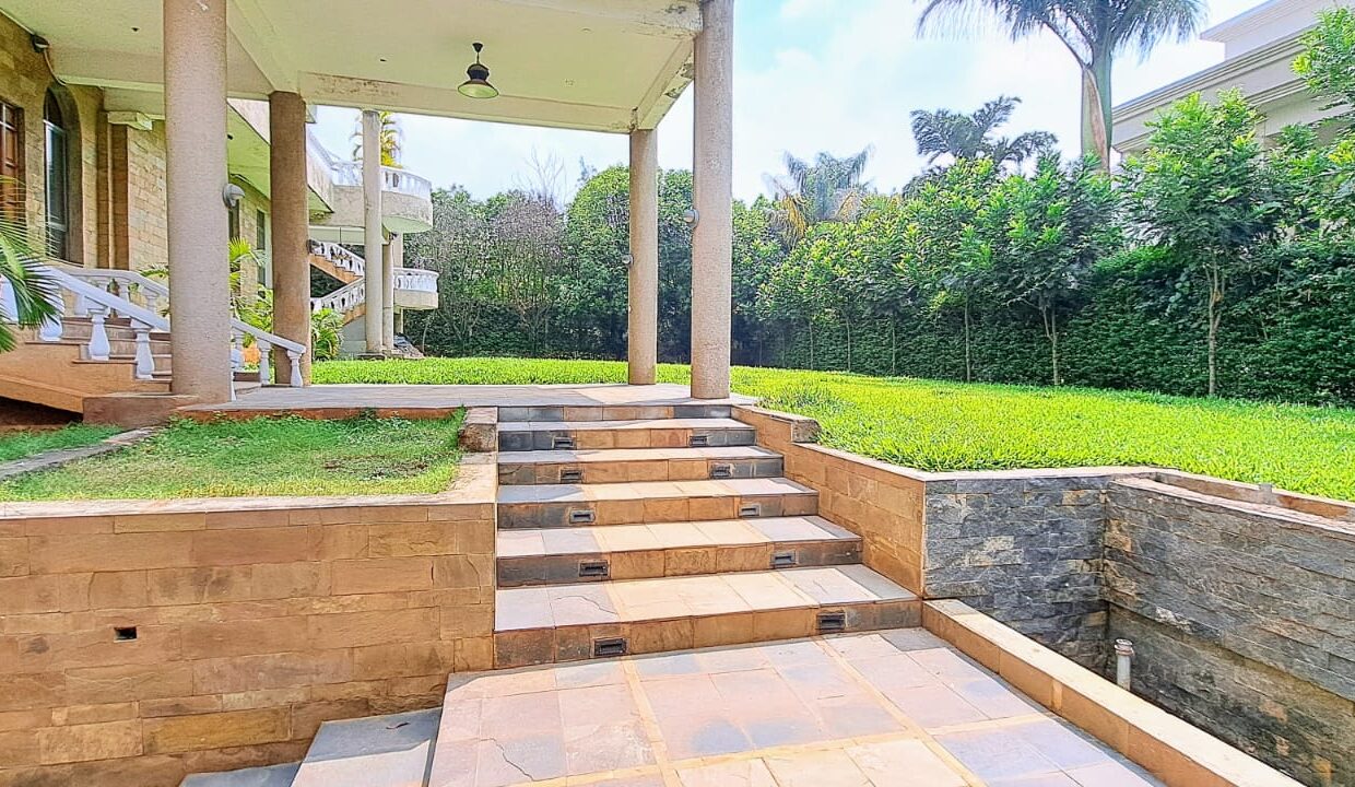 3c083be2-efa5-45b0-afb2-8bf3869130cc (1)