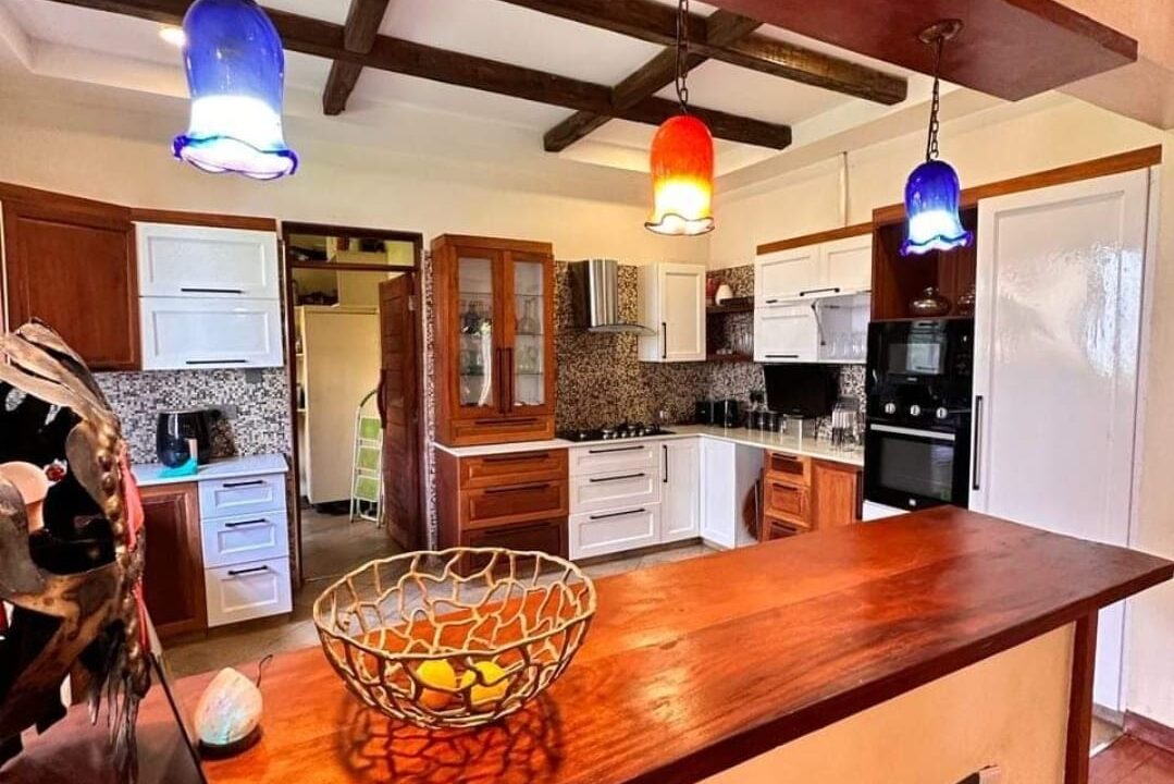 e2d76a0f-1056-4f46-a5b3-29807f682d48